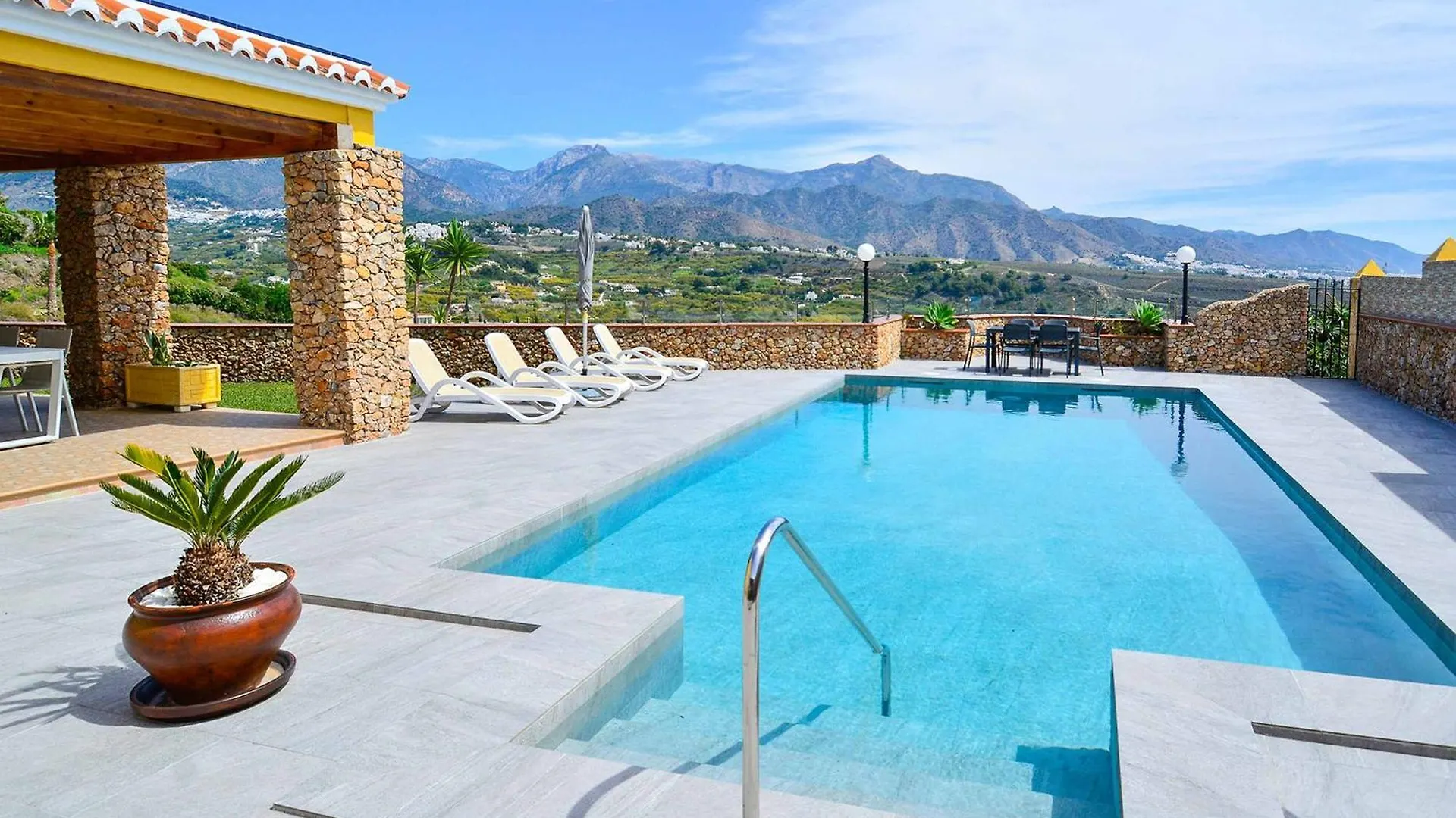 Villa Andrea Nerja location